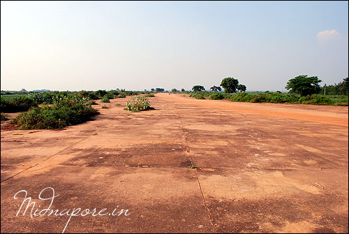 Piardoba Air-Field (December 2010) &ndash; Photo: Arindam Bhowmik 