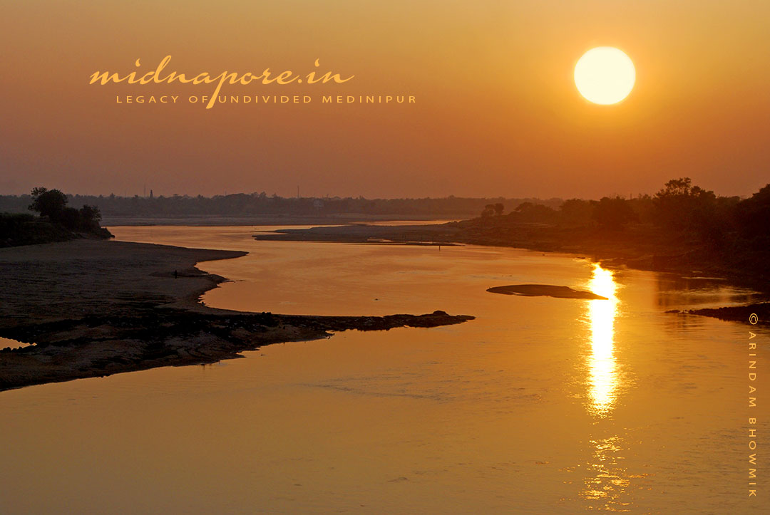মেদিনীপুর শহরে কংসাবতী। ছবি: অরিন্দম ভৌমিক। 