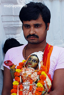 Armaments to escort the deity of Panchetgarh during the procession of �Rasyatra' Photo: Arindam Bhowmik