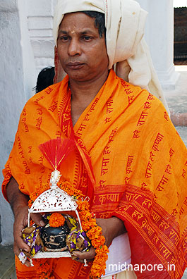 Armaments to escort the deity of Panchetgarh during the procession of �Rasyatra' Photo: Arindam Bhowmik